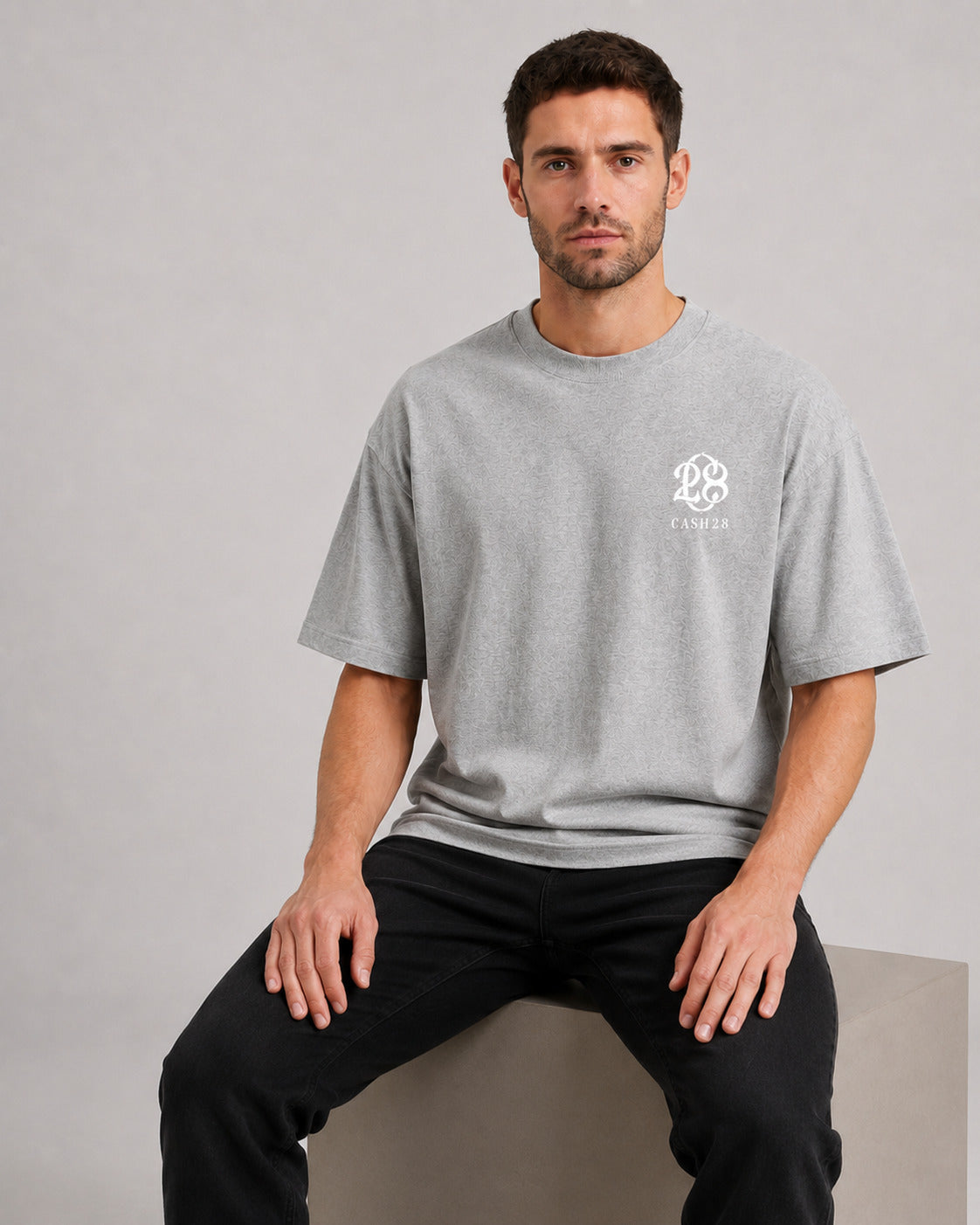 CASH28 Cash Is King T-Shirt – Light Grey front model fit